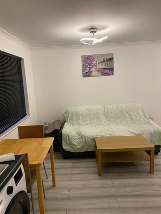 54, Leopold Road, Greater London photo 4