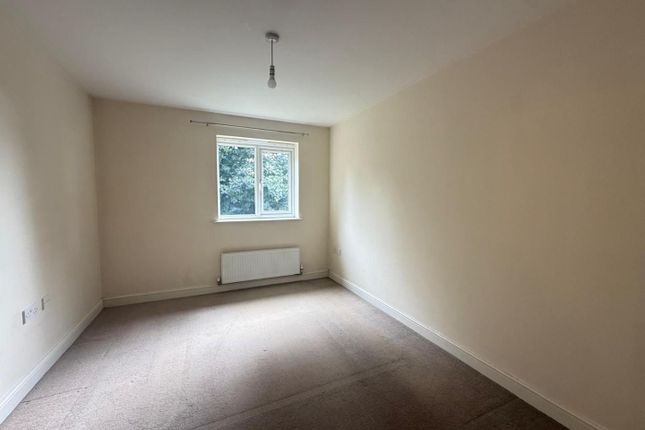 70, Lemans Drive, Dewsbury photo 3