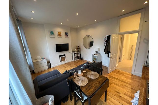Flat for sale in Barry Road, East Dulwich / Peckham Rye