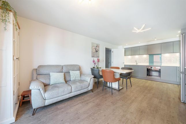 Flat 24, 2, Silver Street, Reading photo 3
