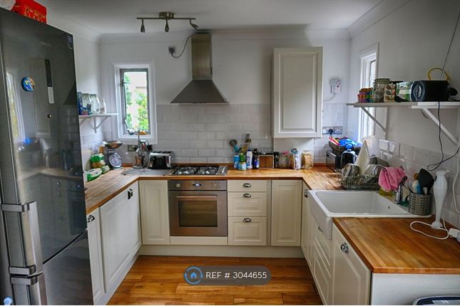 Bedroom, Vicars Hill, London photo 5