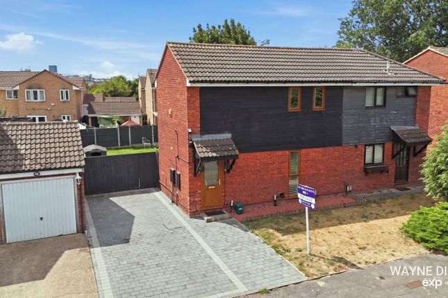 10, Comfrey Court, Grays photo 2