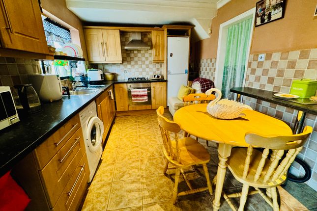 25, Saxon Road, Peterborough photo 4