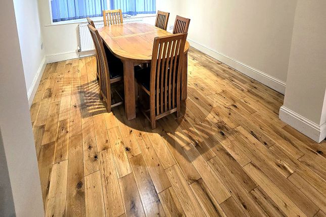 3 Ferngate Drive, Manchester photo 5