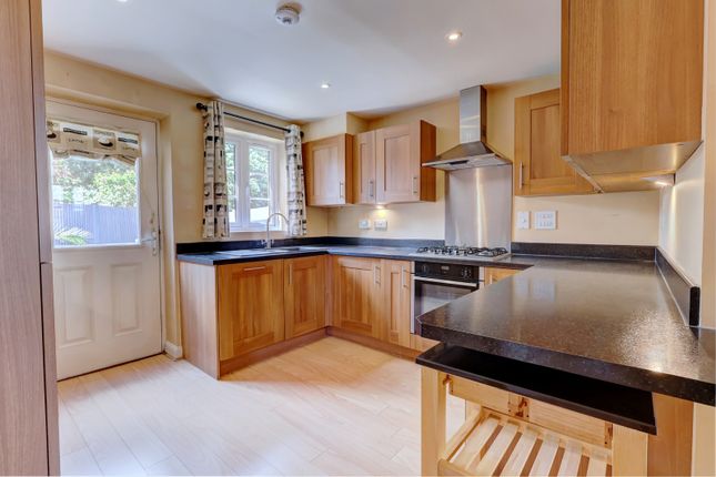 64, Milton Place, Buckinghamshire photo 2
