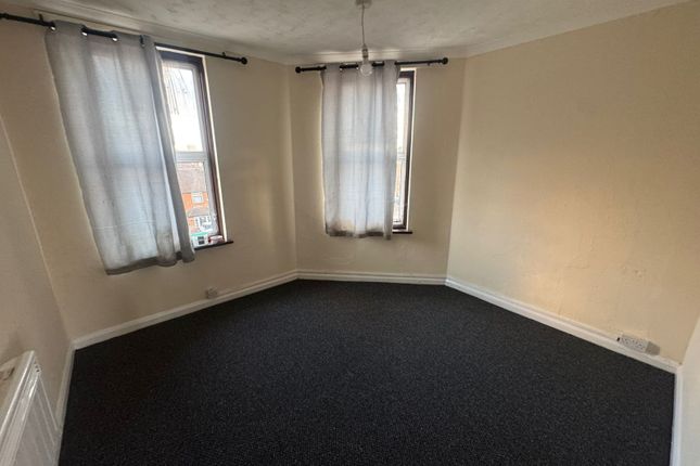 288a Kingshill Avenue, Hayes photo 2