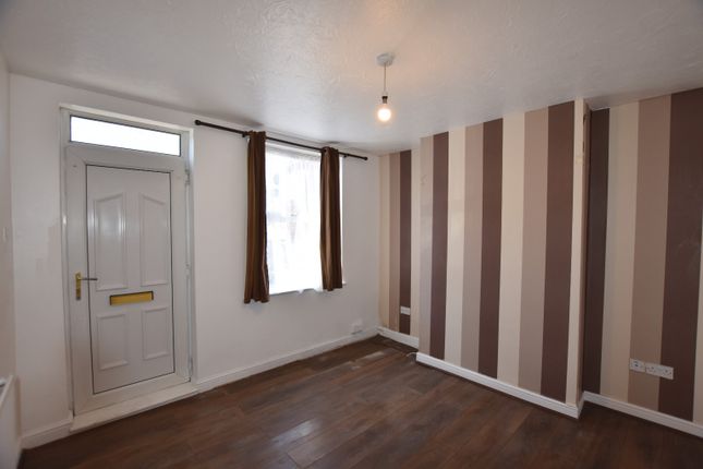 328, Clarence Road, Peterborough photo 2