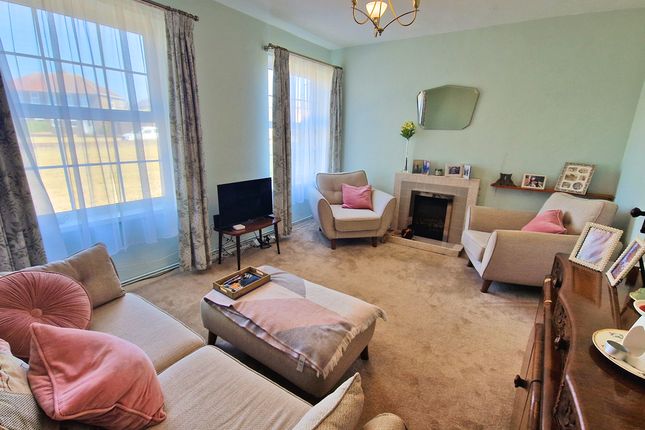 44, WOODLAND AVENUE, PORTHCAWL photo 2