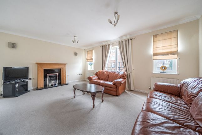 28, Clos Dewi Sant, Cardiff photo 2