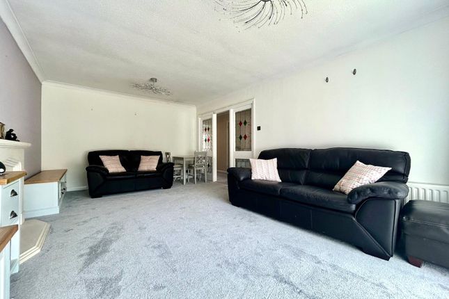10, Trenton Close, Camberley photo 3