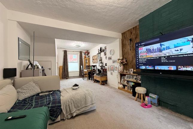 65, Churchill Road, Great Yarmouth photo 3