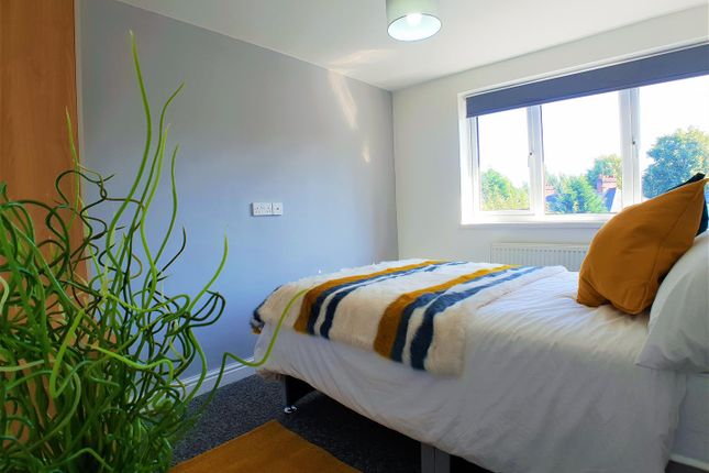 Room 4, 354, Court Oak Road, Birmingham photo 5
