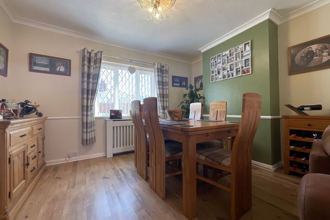 5 Hinderwell Place, Scarborough photo 4