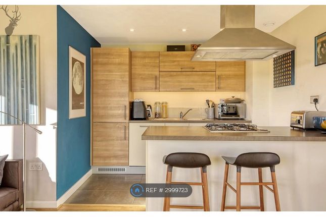 Flat, Bresslaw Court Wager St, London photo 2