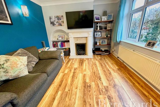 83, Long Brandocks, Chelmsford photo 4