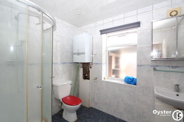 65b Uppingham Avenue, Stanmore photo 5