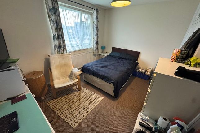 356, Ruislip Road, Northolt photo 4