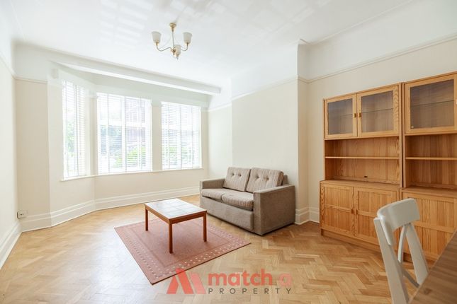 Flat for sale in Haven Green Court, Haven Green, Ealing