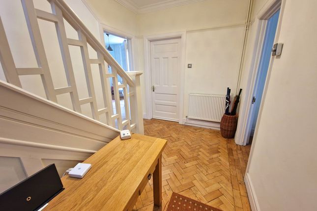 39, WEST DRIVE, PORTHCAWL photo 4
