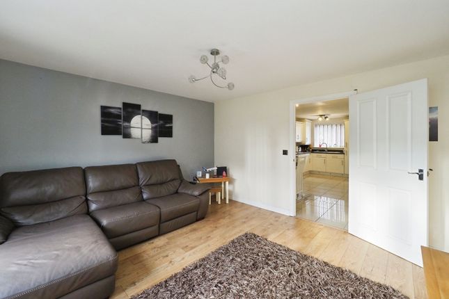 36, Knitters Road, Alfreton photo 3