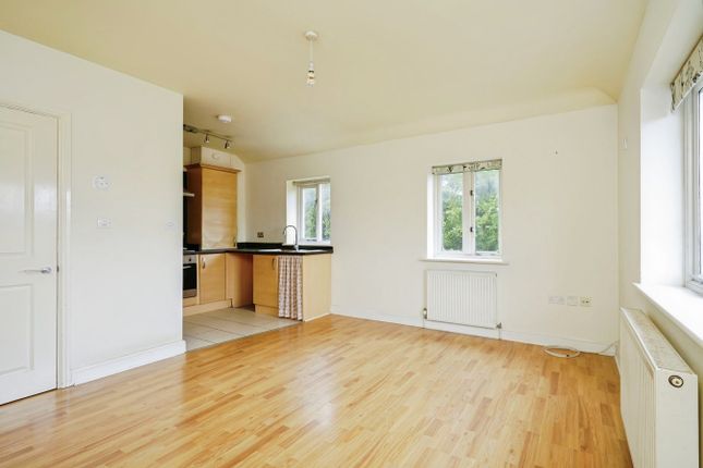 10, Garth Court, Bicester photo 2