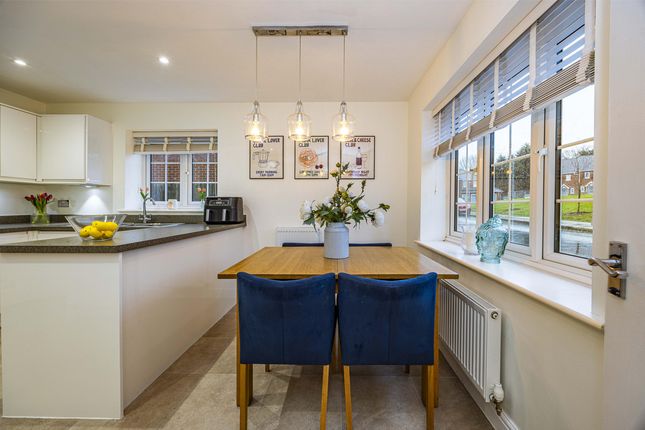 27, Lowe Avenue, Smalley photo 5