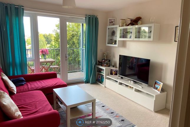 Thumbnail Flat to rent in Globe Court, London