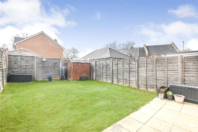 6, Unwin Close, Hampshire photo 2