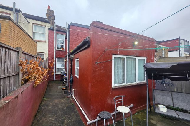Cobbold Road, Greater London photo 3