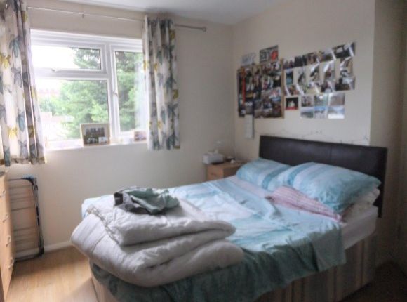 Thumbnail Shared accommodation to rent in Mount Road, Chatham, Medway