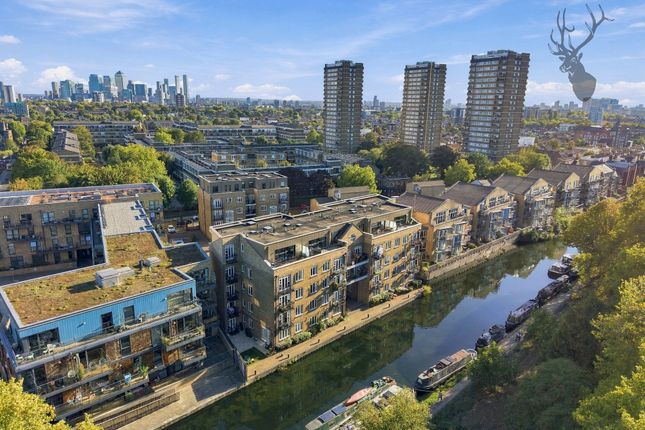 Flat 40, 235 Old Ford Road, London photo 3