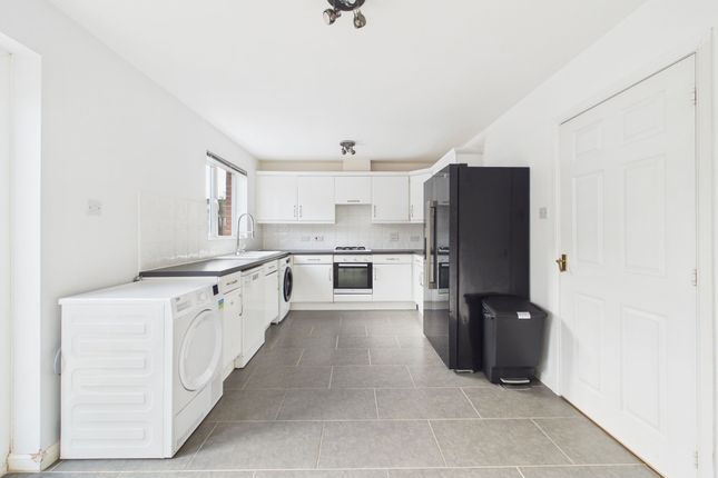 31 Clarkin Avenue, Glasgow photo 3