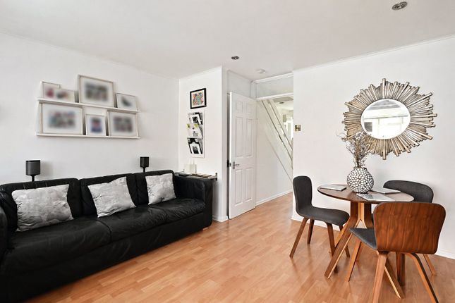 1, Barnard Close, Camberley photo 3