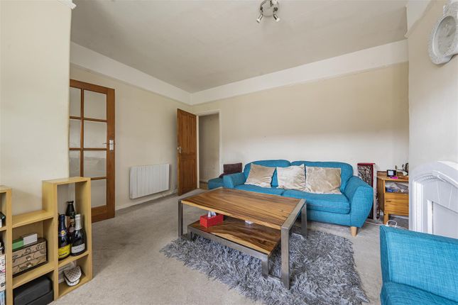 45, Vale Road, Windsor photo 2