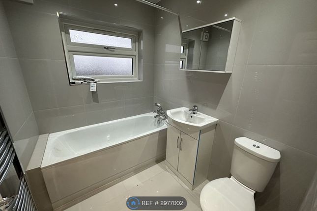 Lynhurst Crescent, Uxbridge photo 2
