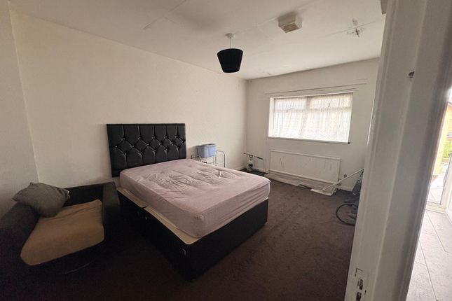 Lilycroft Road, BRADFORD photo 5