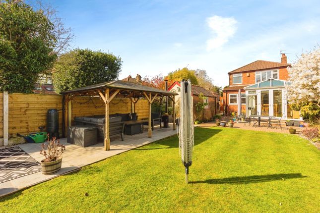 37, Briarlands Avenue, Greater Manchester photo 4
