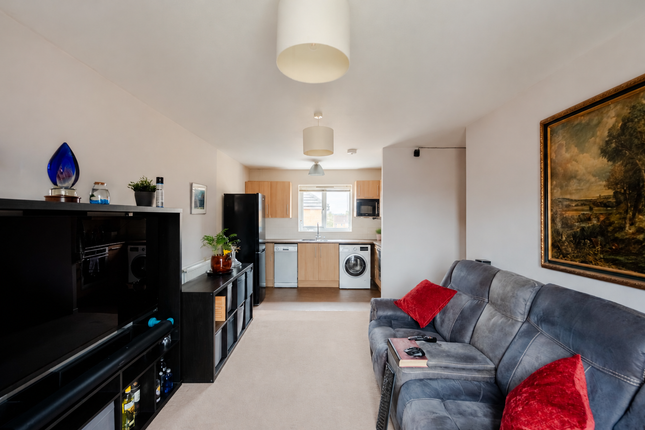 29 Hornbeam Close, Bristol photo 3