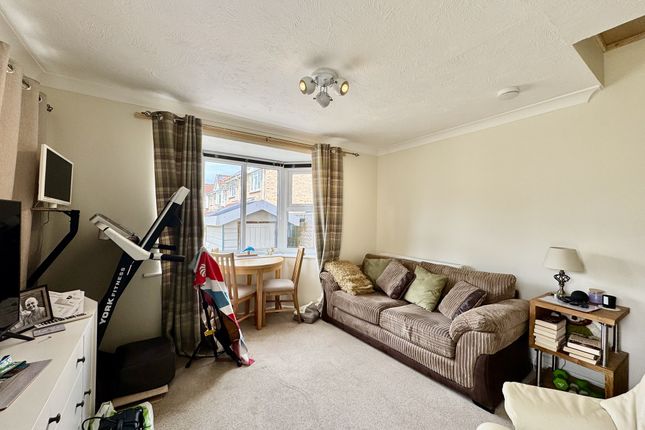 27 Woodsage Drive, GILLINGHAM photo 5