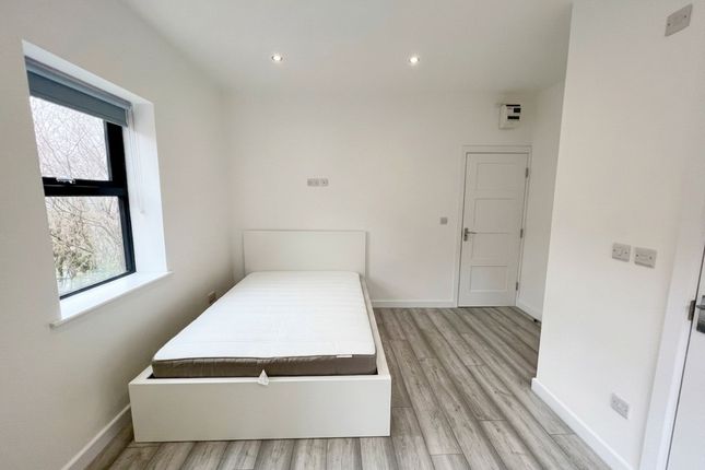 Room 4 6 Back Grafton Street, Altrincham photo 2