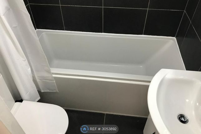 Flat  Selwyn Court, Long Meadow Road Bedgrove, Aylesbury photo 5