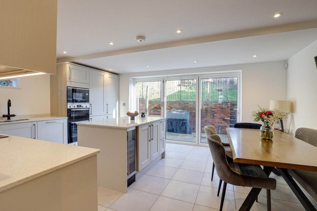 1, Hillview Close, Sonning Common photo 3