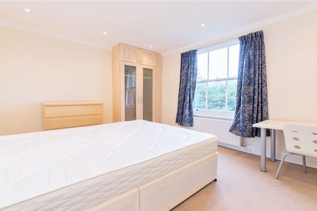 Flat 3, 132 Belsize Road, London photo 5