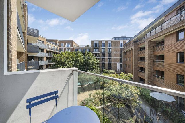 2-bed house on Flat 127, Fairmont House, Albatross Way, London, £2,500/mo