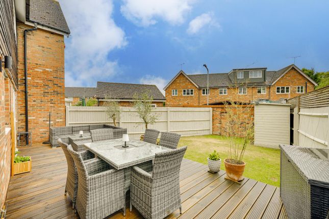 7, Manor Close, Milton Keynes photo 4