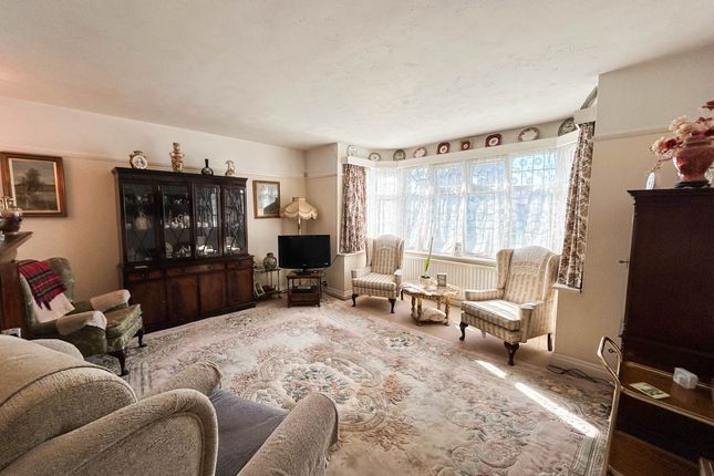 34 Silverston Avenue, Bognor Regis photo 3