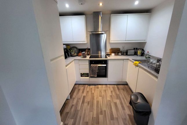 Flat 38, The Elms, Luton photo 5