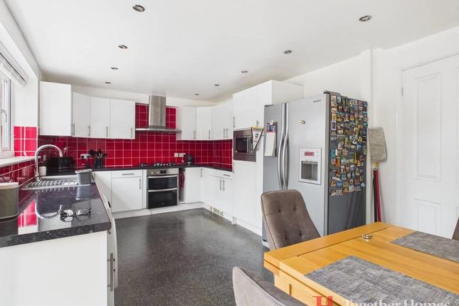 30, Easedale Drive, Hornchurch photo 2