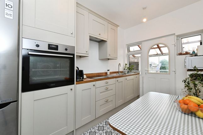 15, Helena Road, Rayleigh photo 3