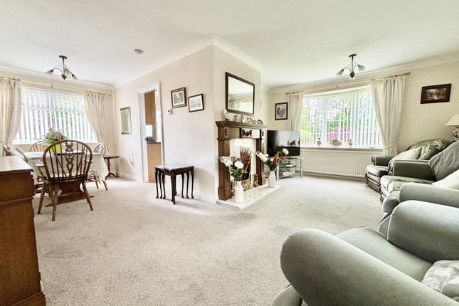 21, Lunnsfield Lane, Knottingley photo 2
